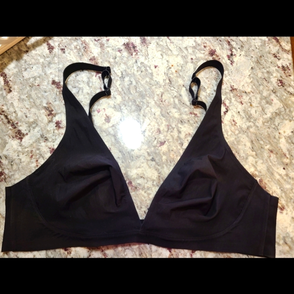 SKIMS Fits Everybody Triangle Bralette